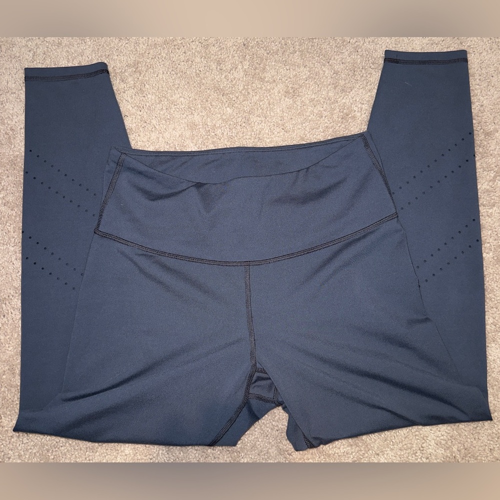 Old Navy Active High-Rise Go-Dry Gray Leggings Womens Size L Laser Cut
